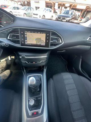PEUGEOT 308 usata, con Volante multifunzione