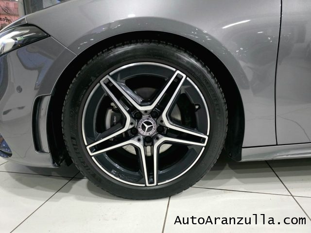 MERCEDES-BENZ A 200 usata, con Sedile posteriore sdoppiato