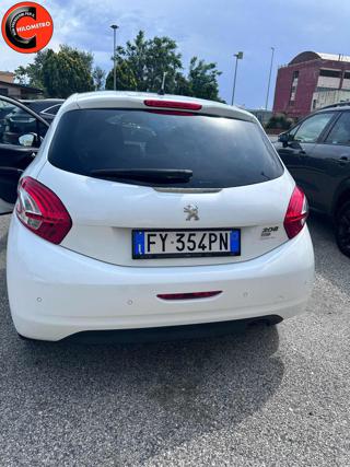 PEUGEOT 208 usata, con USB