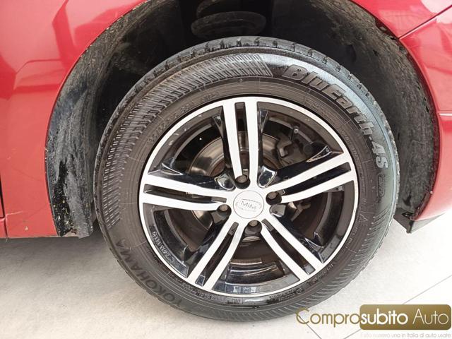 DACIA Sandero usata, con Sedile posteriore sdoppiato