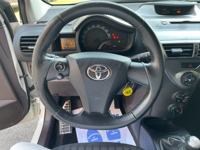 TOYOTA iQ usata, con ESP