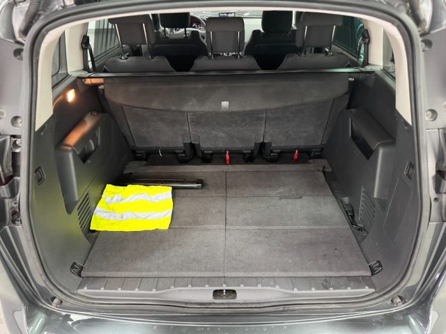 PEUGEOT 5008 usata, con Fendinebbia