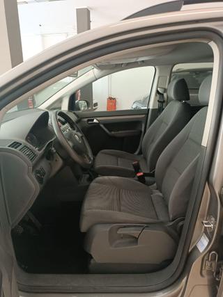 VOLKSWAGEN Touran usata 18