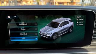 MERCEDES-BENZ GLE 300 usata, con Volante in pelle