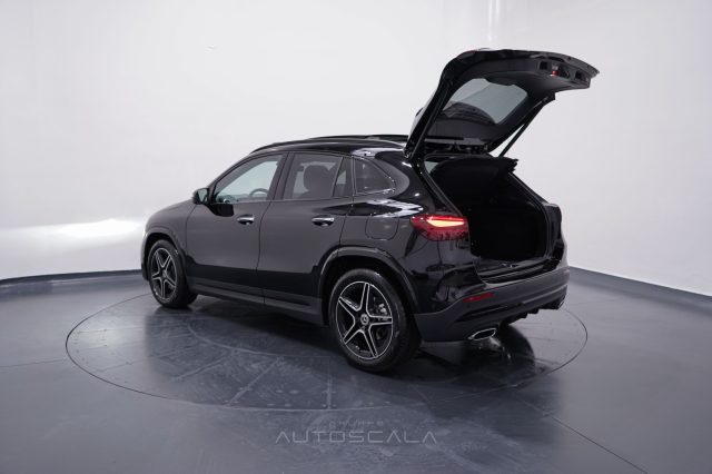 MERCEDES-BENZ GLA 200 usata, con Apple CarPlay