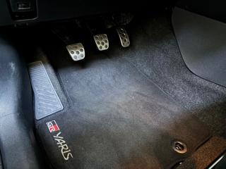 TOYOTA Yaris usata, con Fari LED