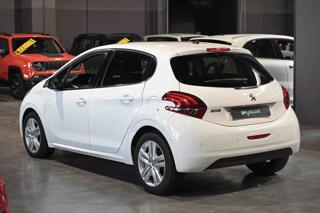 PEUGEOT 208 usata, con Boardcomputer