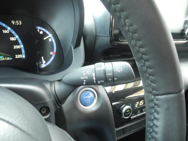 TOYOTA Yaris Cross usata, con Supporto lombare