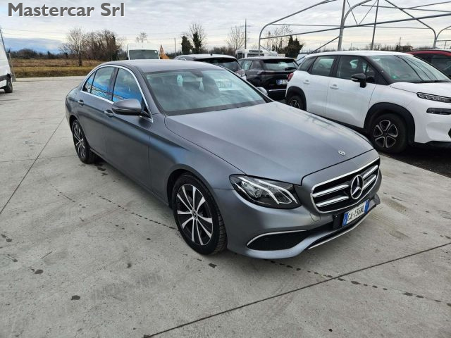 MERCEDES-BENZ E 220 usata, con Volante in pelle