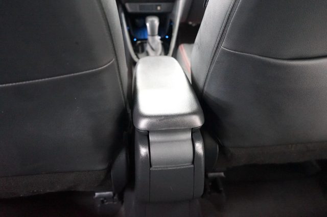 TOYOTA Yaris usata, con Isofix