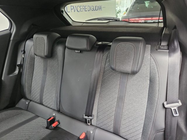 PEUGEOT 2008 usata, con Sistema di navigazione