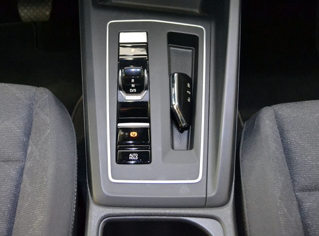 VOLKSWAGEN Golf usata, con Controllo automatico clima