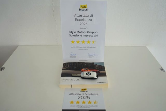 RENAULT Clio usata, con Volante in pelle