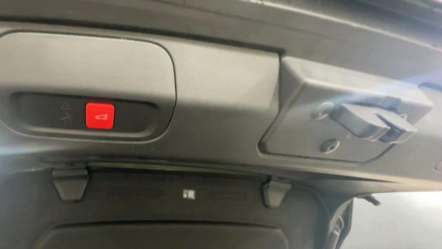 PEUGEOT 408 usata, con Interni in pelle