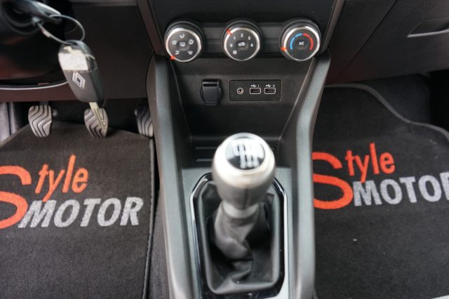 RENAULT Clio usata, con Controllo trazione