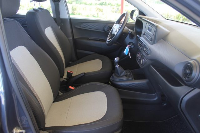 HYUNDAI i10 usata 19