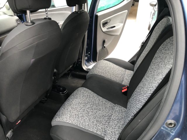 LANCIA Ypsilon usata, con Autoradio digitale