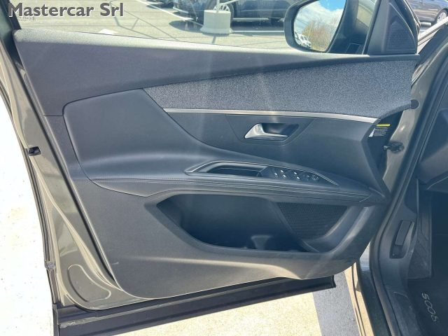 PEUGEOT 5008 usata, con Vetri oscurati