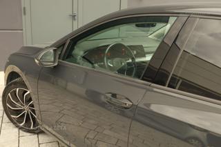 VOLKSWAGEN Golf usata, con Airbag testa