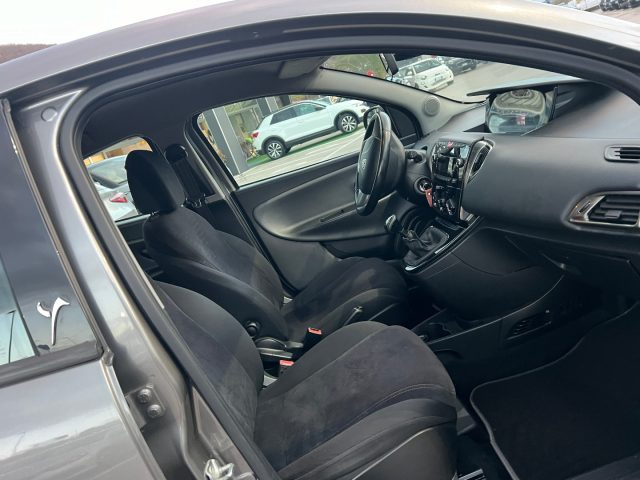 LANCIA Ypsilon usata, con Autoradio