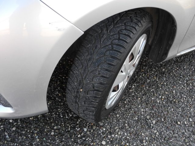 TOYOTA Yaris usata 54