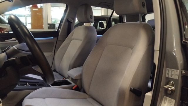 VOLKSWAGEN Golf usata, con Bracciolo