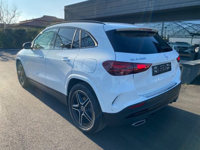 MERCEDES-BENZ GLA 200 usata, con Airbag