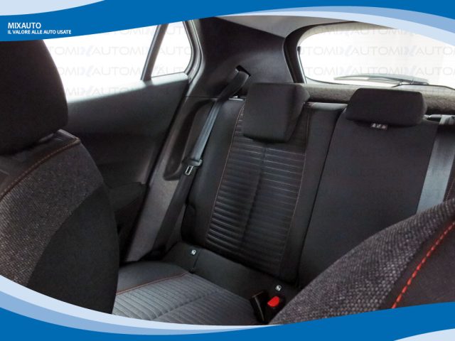 PEUGEOT 2008 usata, con Controllo automatico clima