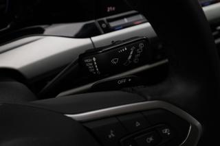 VOLKSWAGEN Golf usata, con Airbag testa