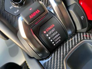 LAMBORGHINI Urus usata, con Leve al volante