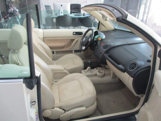 VOLKSWAGEN New Beetle usata, con Autoradio