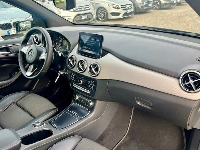 MERCEDES-BENZ B 180 usata, con Fari LED