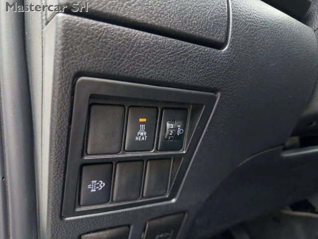 TOYOTA Hilux usata, con Sedile posteriore sdoppiato