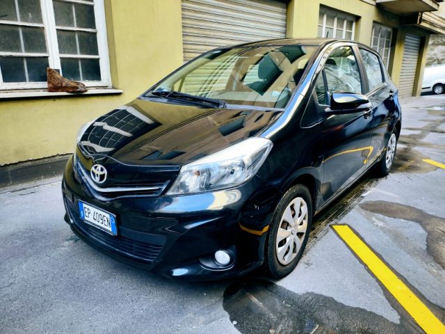 TOYOTA Yaris usata, con Airbag