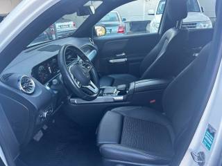 MERCEDES-BENZ GLB 200 usata, con Controllo automatico clima