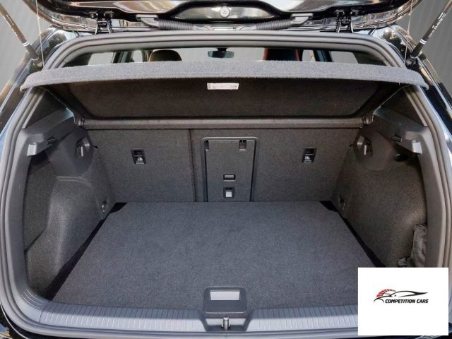 VOLKSWAGEN Golf usata, con Sistema di navigazione