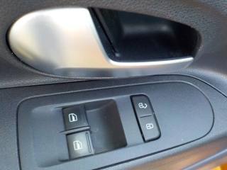 VOLKSWAGEN up! usata 24