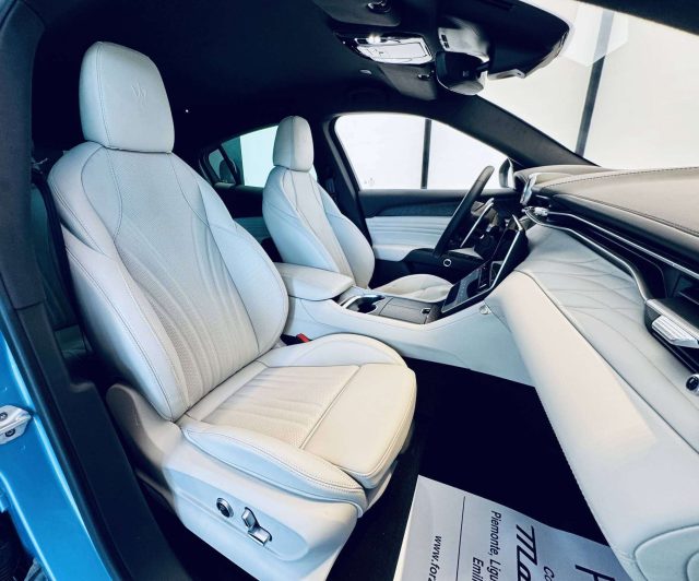MASERATI Grecale usata, con Volante in pelle
