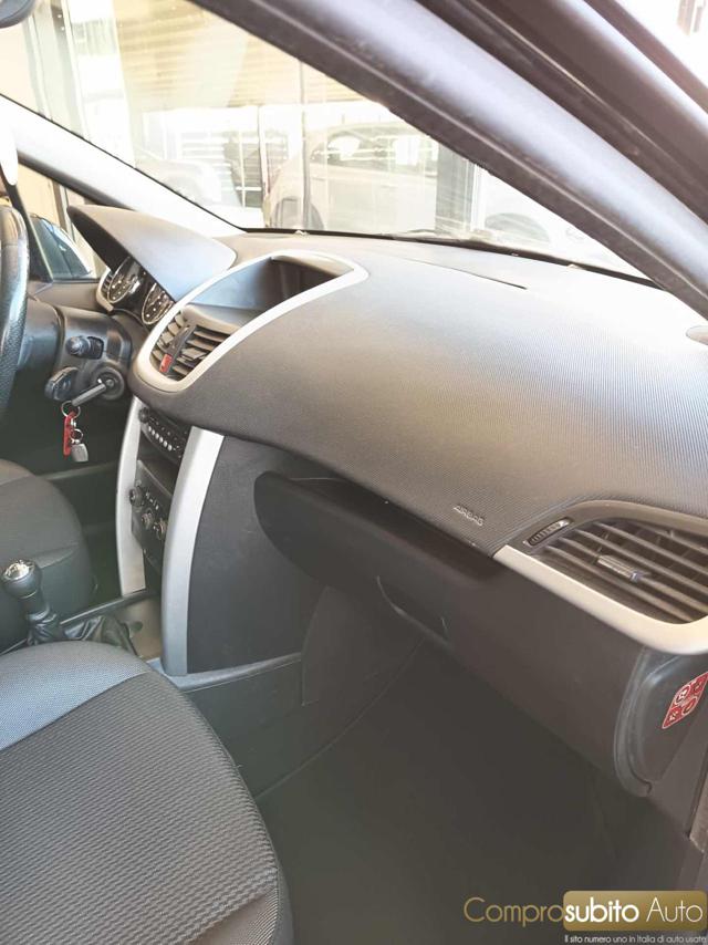 PEUGEOT 207 usata, con Airbag testa