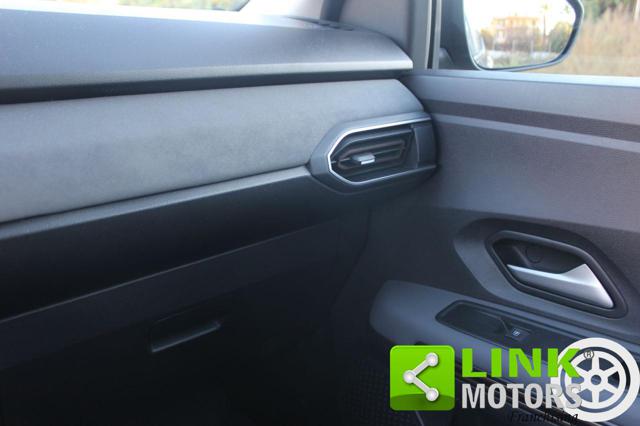 DACIA Sandero usata, con Luci diurne LED