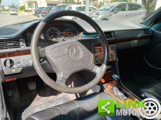 MERCEDES-BENZ E 200 usata, con Interni in pelle