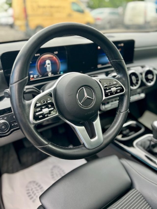 MERCEDES-BENZ A 160 usata, con Sedili riscaldati