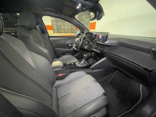 PEUGEOT 208 usata, con Sedile posteriore sdoppiato