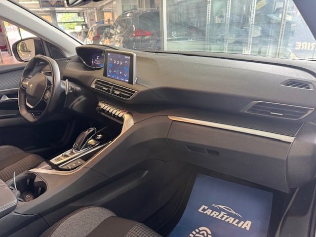 PEUGEOT 5008 usata, con Autoradio