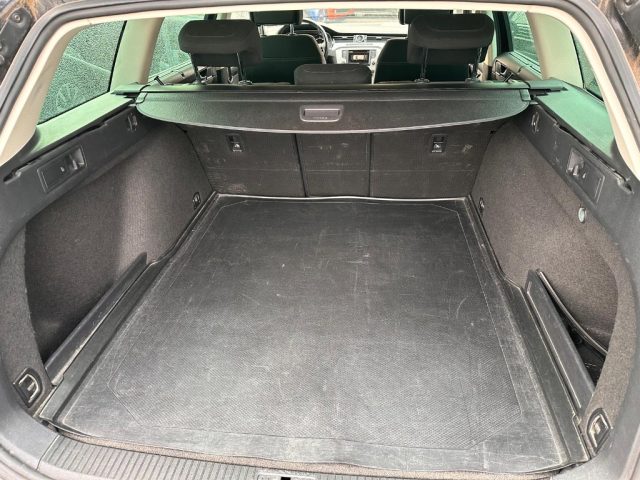 VOLKSWAGEN Passat usata, con Controllo automatico clima