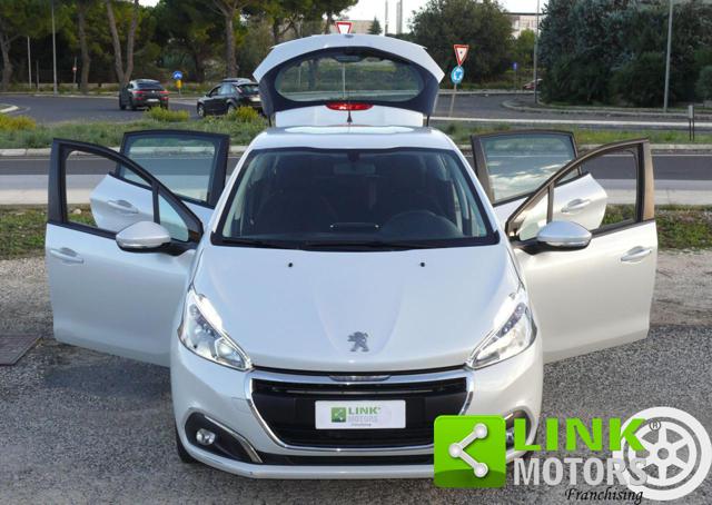 PEUGEOT 208 usata, con Airbag