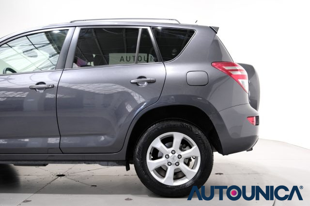 TOYOTA RAV 4 MY23 usata 42