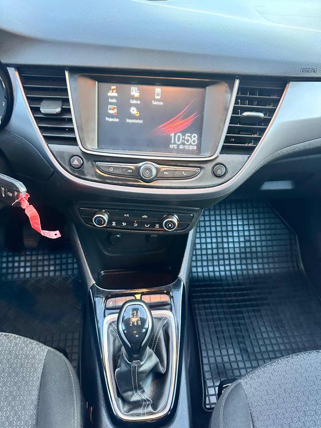 OPEL Crossland X usata, con Sedile posteriore sdoppiato