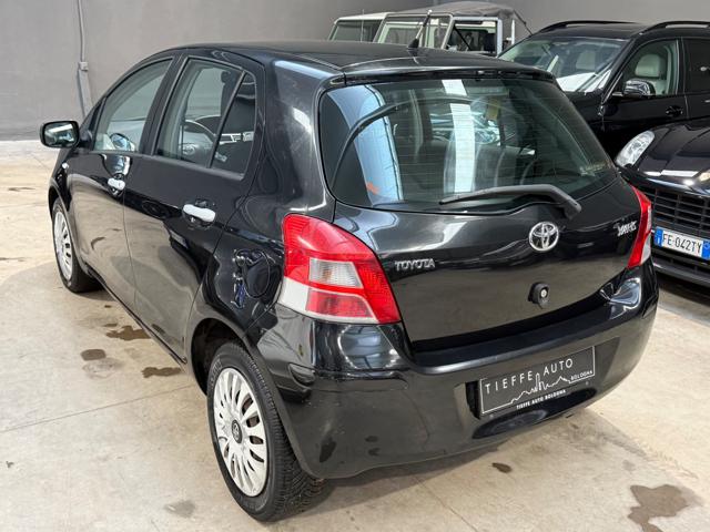 TOYOTA Yaris usata, con Autoradio