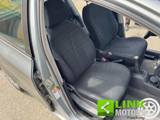 TOYOTA Yaris usata, con Airbag testa